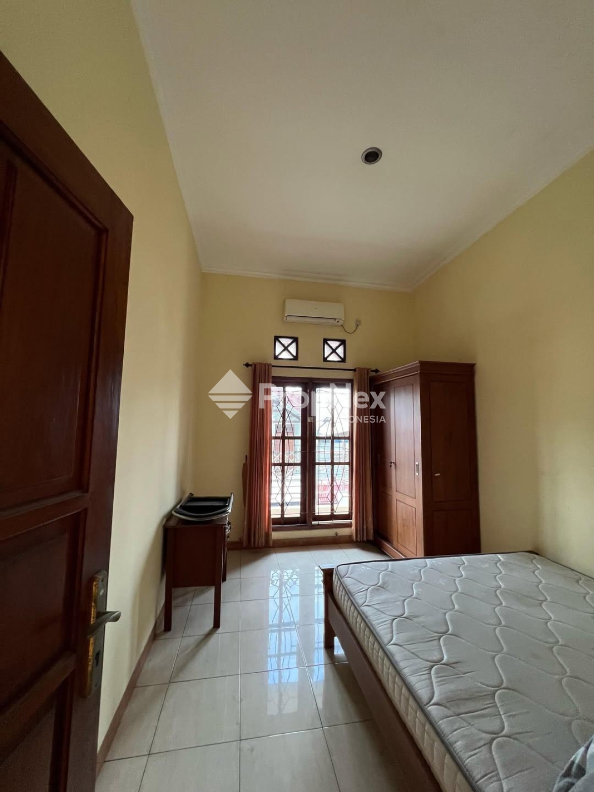 Rumah 2 Lantai Bagus di Gubeng Kertajaya Siap Huni — foto 9